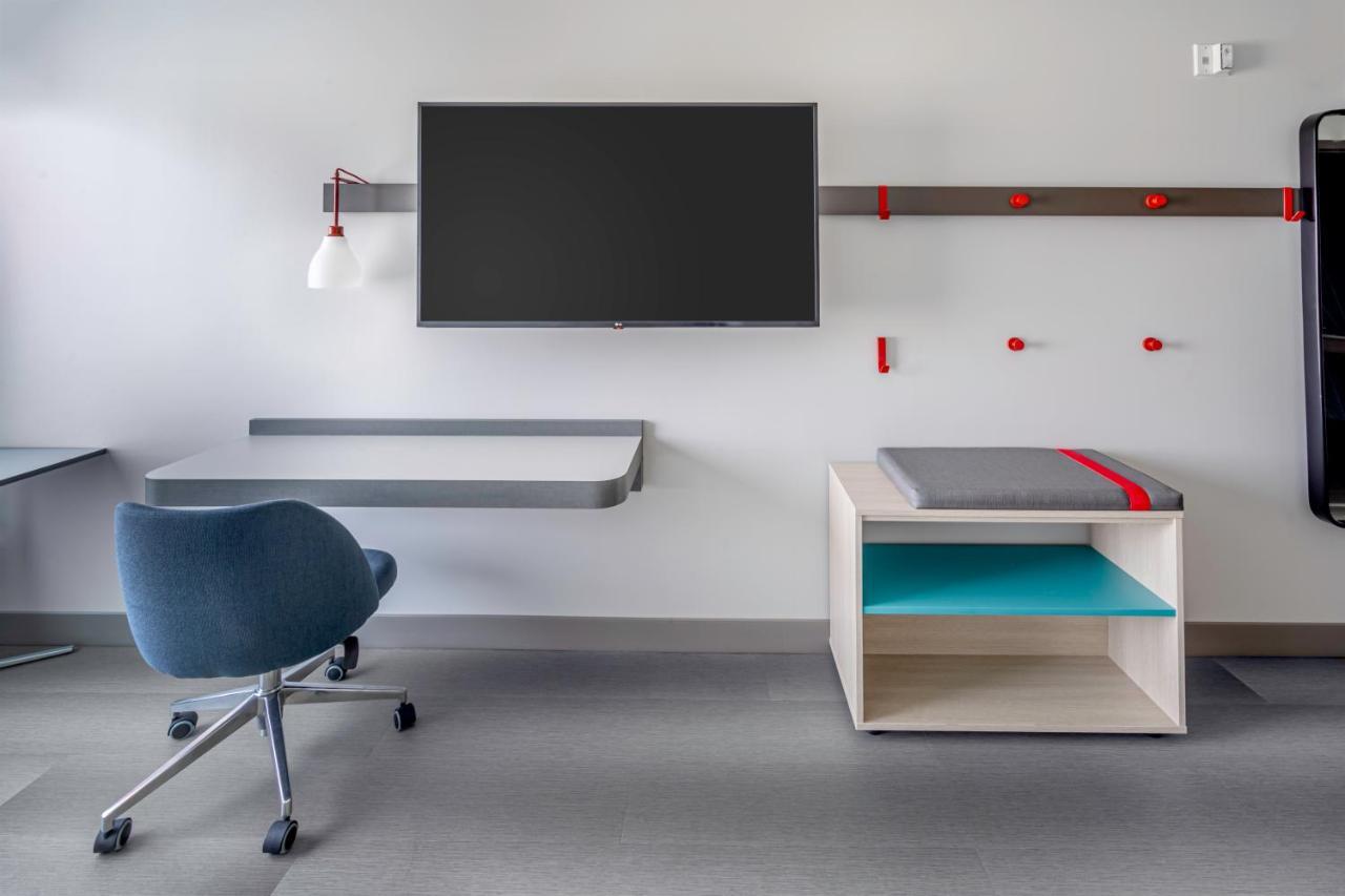 Avid Hotels Milwaukee West - Waukesha By Ihg Pewaukee エクステリア 写真